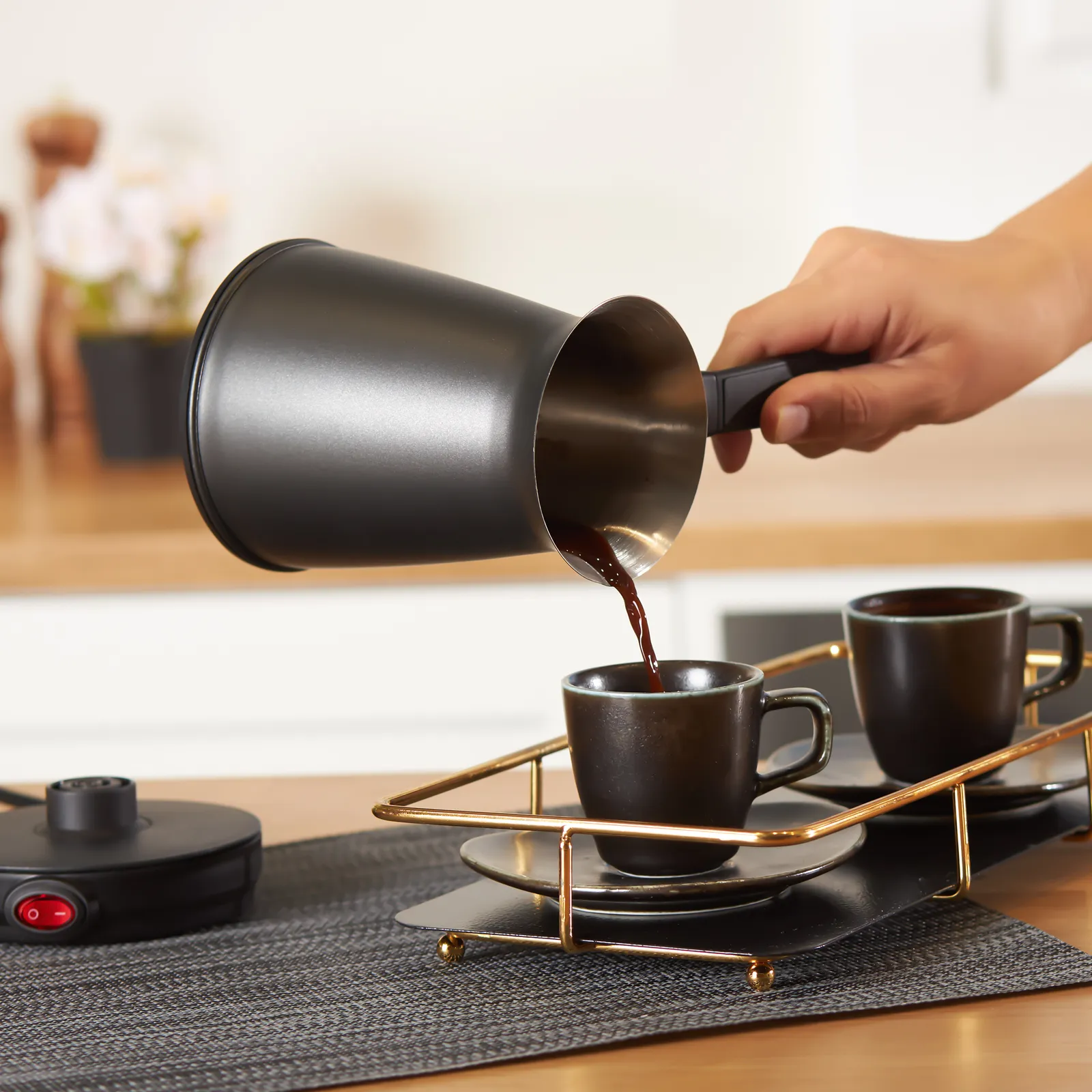 Karaca Stahlerne Elektrische Türkische Anthrazit-Kaffeekanne – Bild 3