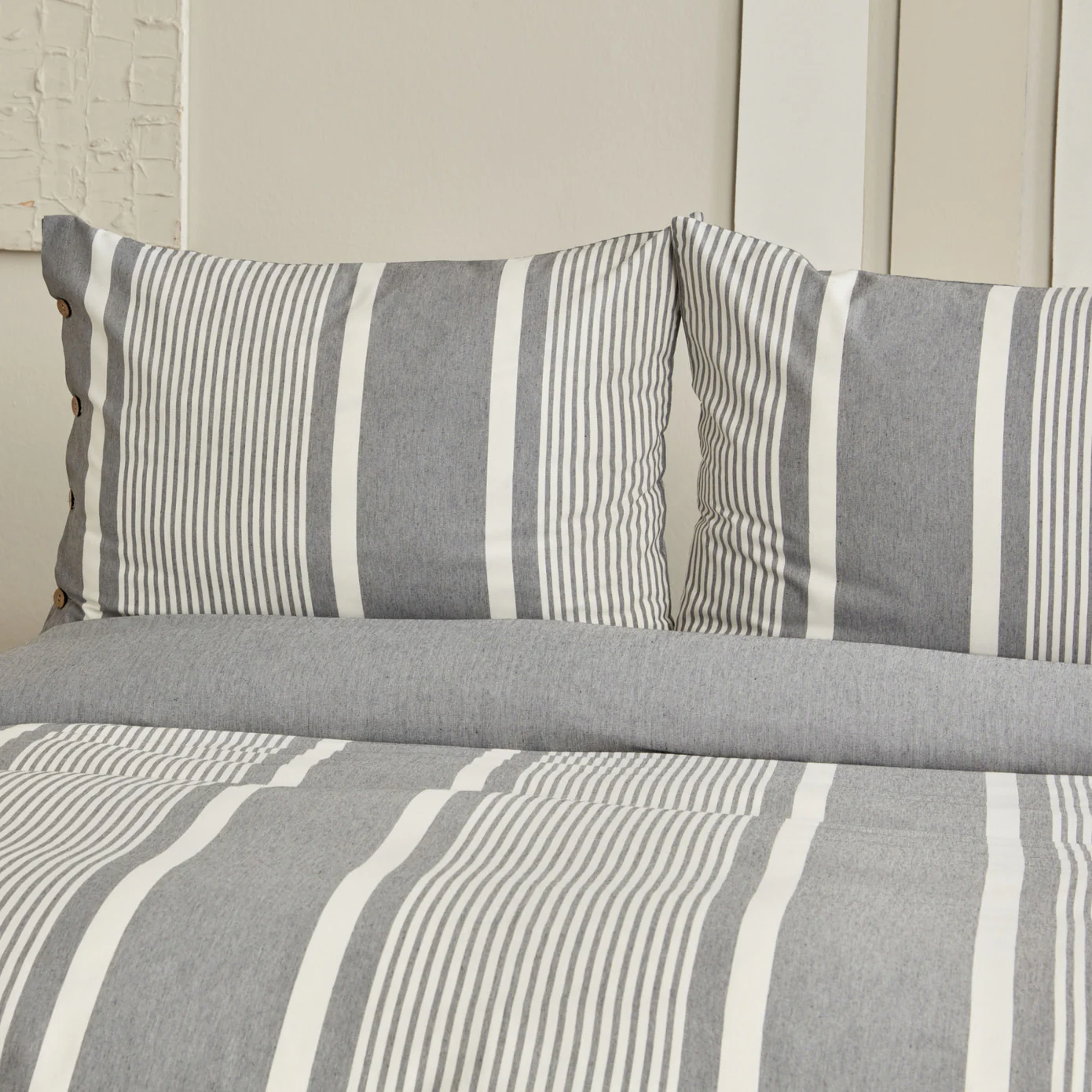 Sarah Anderson Fennel Doppelbett-Bettwäsche-Set mit Färbetechnologie in Anthrazit – Bild 2