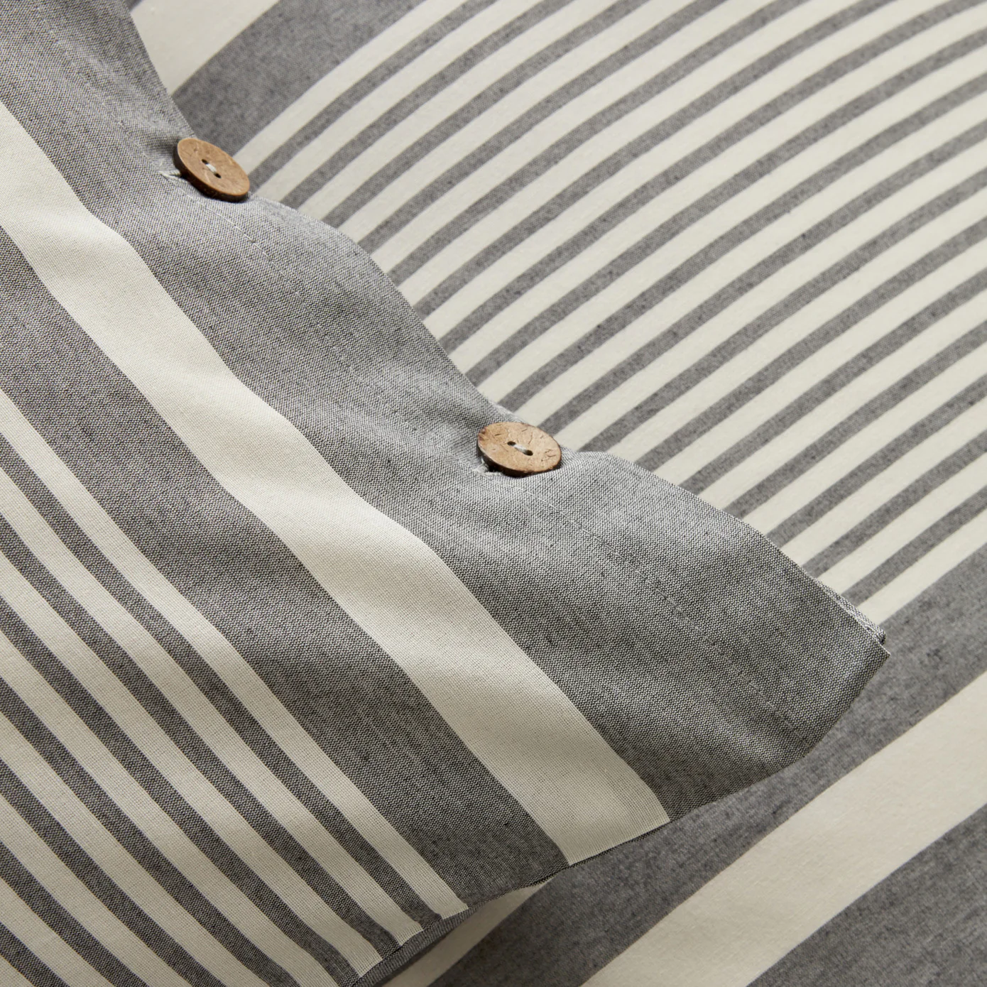 Sarah Anderson Fennel Doppelbett-Bettwäsche-Set mit Färbetechnologie in Anthrazit – Bild 8