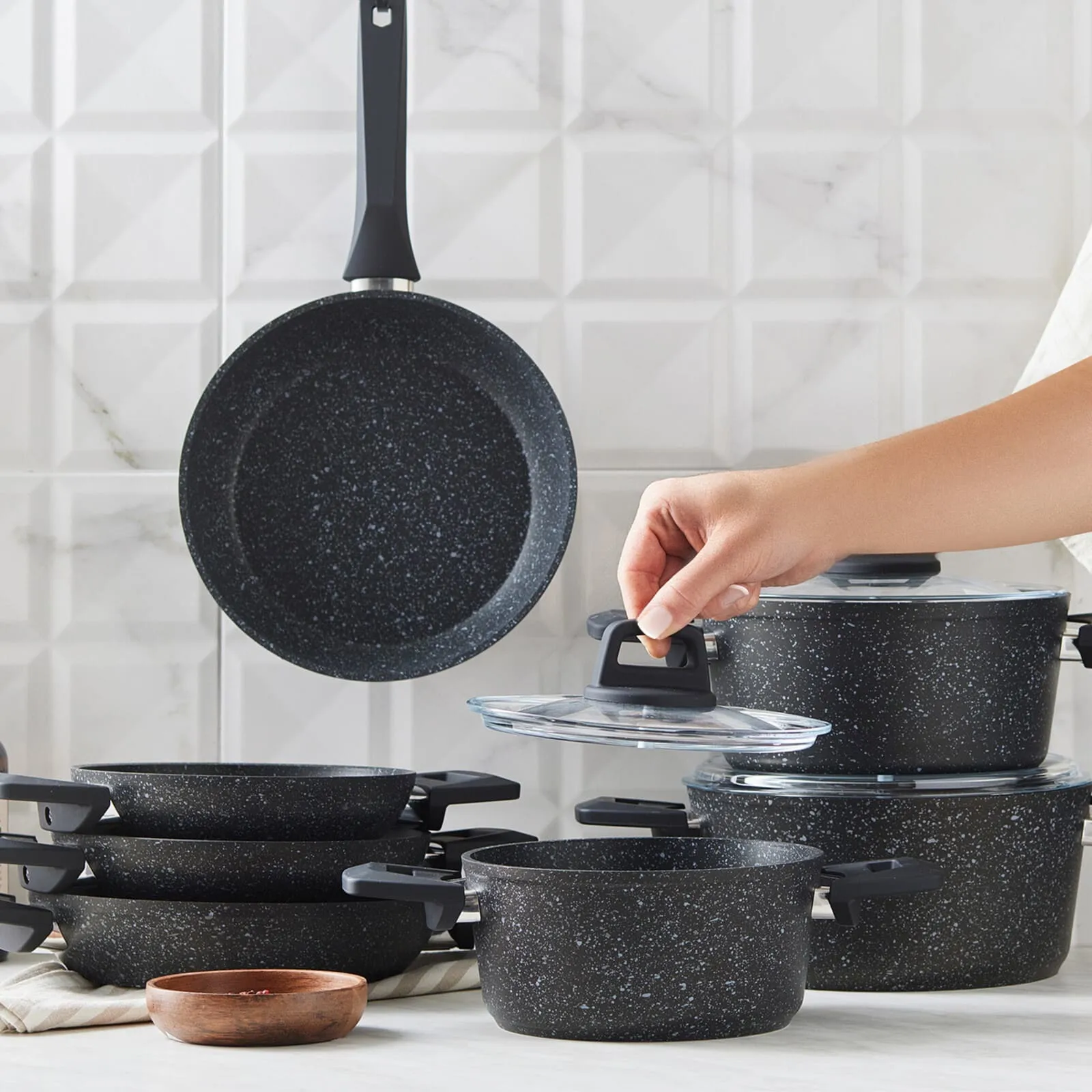 Karaca Bio Granit Eliz 10 Stück Kochgeschirr Set Schwarz – Bild 3