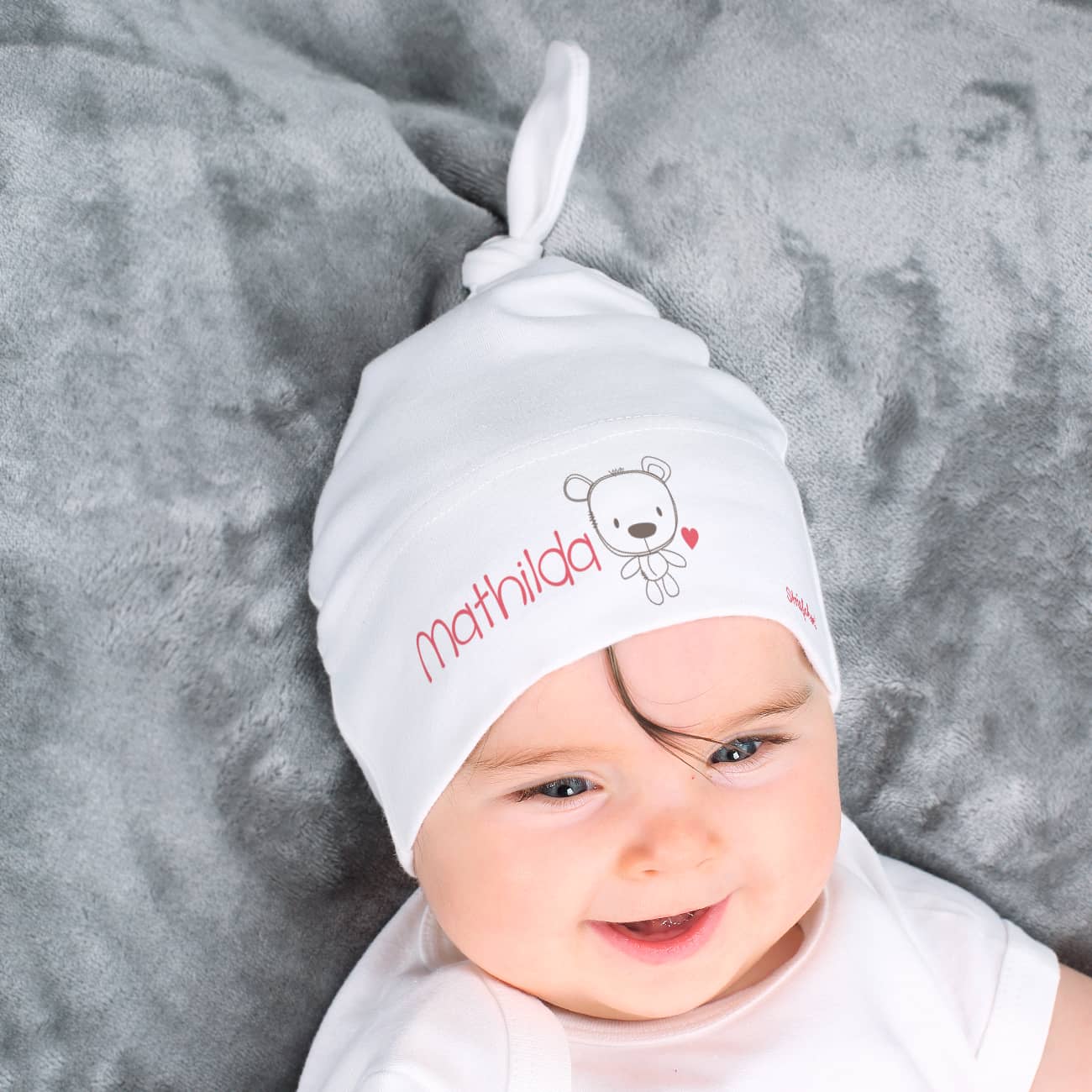 Babymütze in verschiedenen Farben mit Namensaufdruck – Bild 8