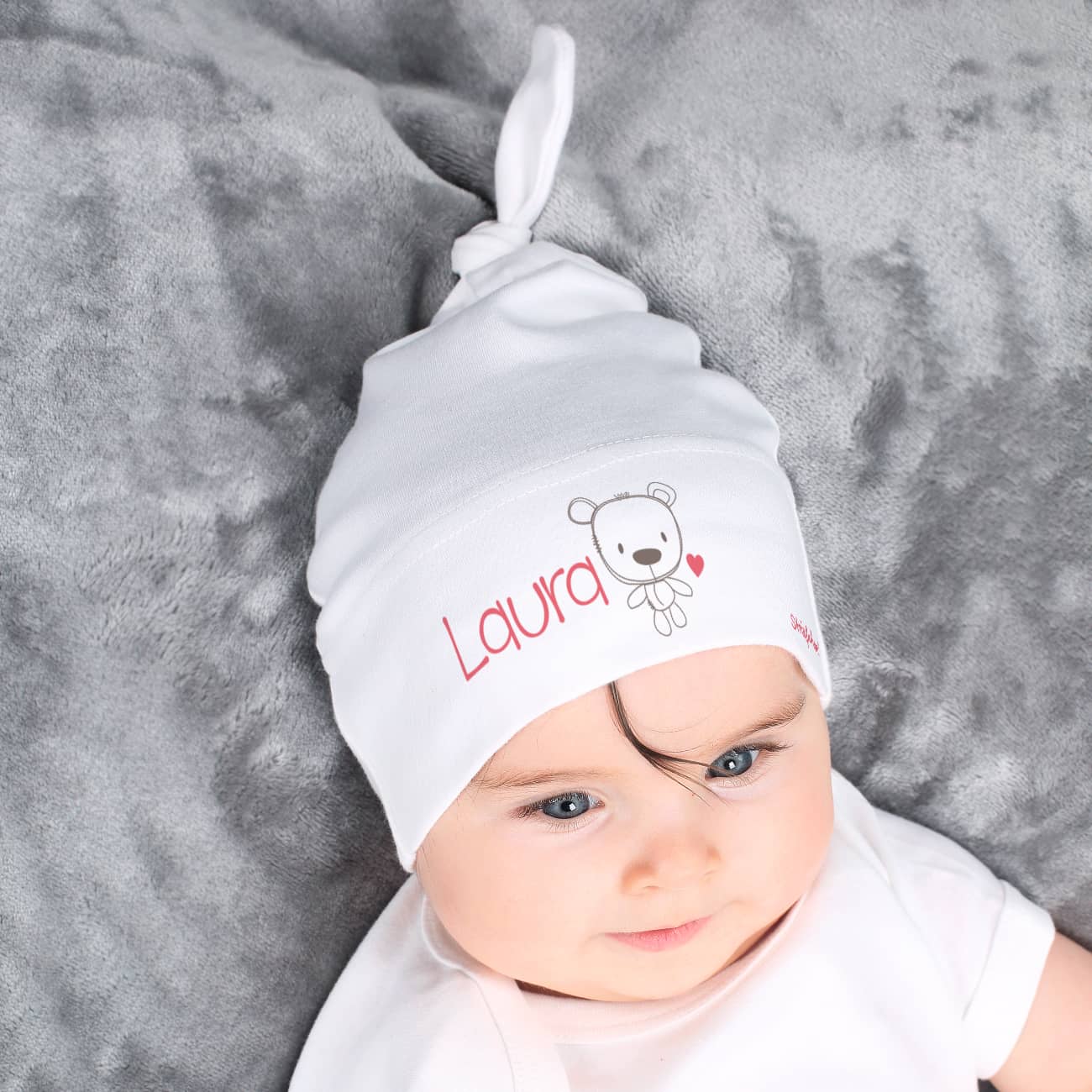 Babymütze in verschiedenen Farben mit Namensaufdruck – Bild 9