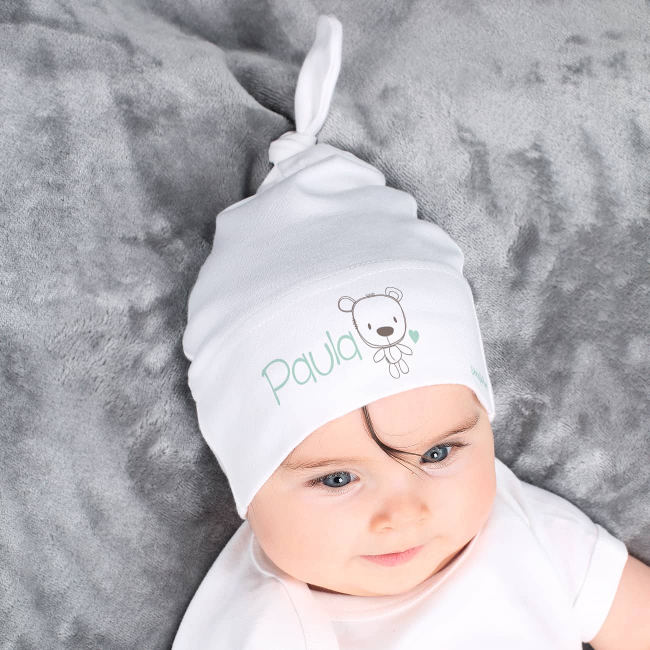 Babymütze in verschiedenen Farben mit Namensaufdruck – Bild 4